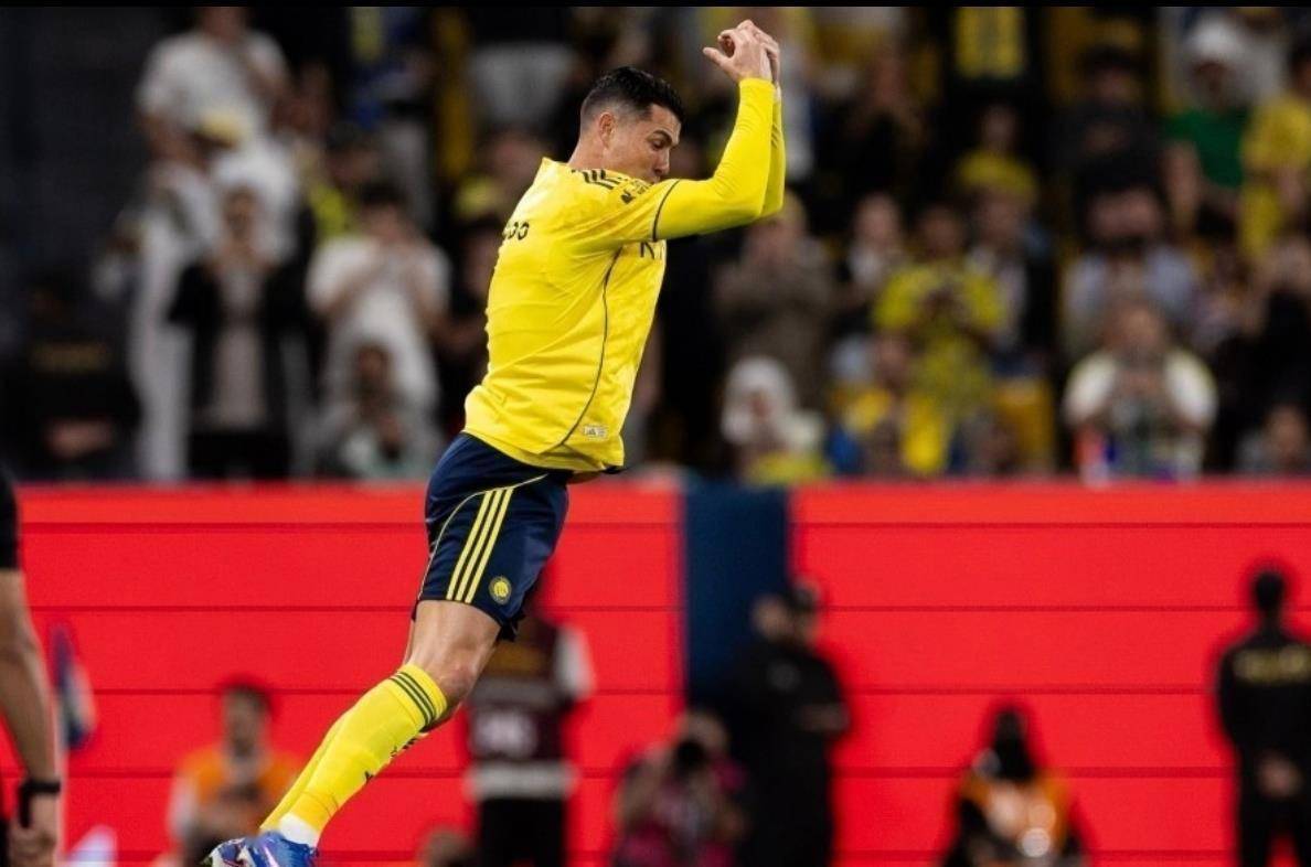 开云-包含C罗回归赛场，比分优势明显首场状态亮眼，西班牙队观众沸腾！的词条